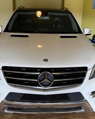 Mercedes con problemi nella sospensione