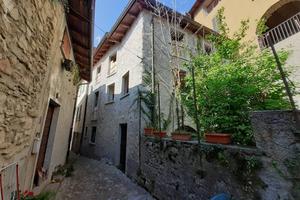 Rustico / Casale di 182 m² con 4 locali a Zelbio