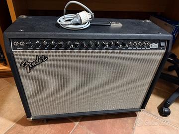 Amplificatore Fender ultimate chorus