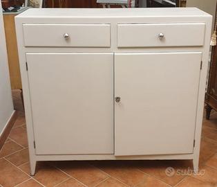 Credenzina, con piccola profondità.