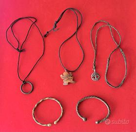 Bracciali e ciondoli unisex