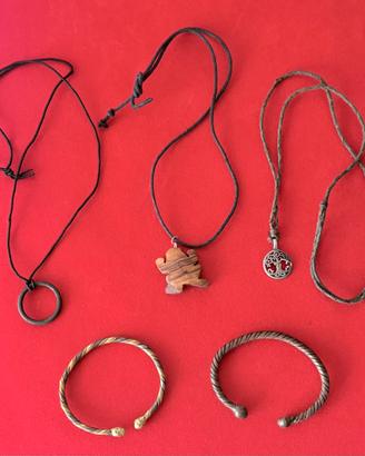 Bracciali e ciondoli unisex