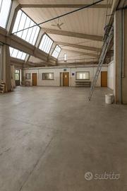 Immobile di 640 m² con 4 locali a Zola Predosa