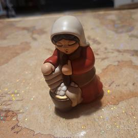 thun presepe classico lavandaia rossa