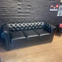 Divano Chester 3 posti nero in similpelle