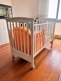 Lettino neonato di legno