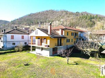 Villa di 200 m² con più di 5 locali e box auto dop