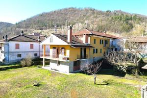 Villa di 200 m² con più di 5 locali e box auto dop