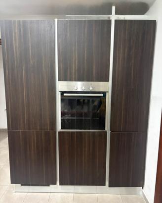 Cucina e parete attrezzata