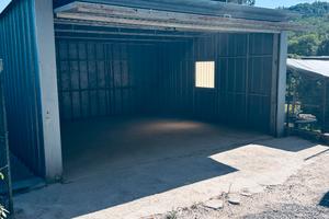 Garage 30 mq con annesso giardino di 250 mq