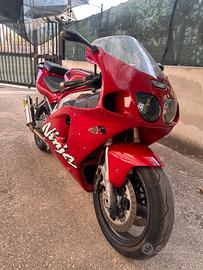 Kawasaki Ninja ZX-7 - 1998