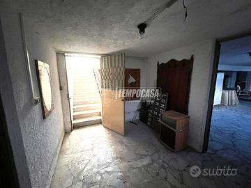 LOCALE DEPOSITO DI AMPIA METRATURA