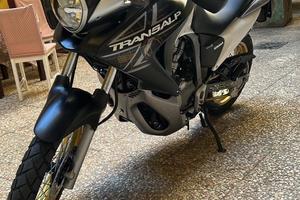 Honda Transalp 700