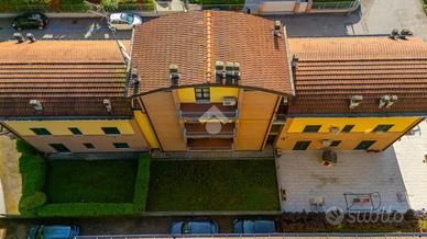 3 LOCALI A REGGIO NELL'EMILIA