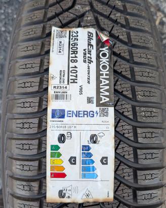 4 Pneumatici 235/60 R18 Yokohama Bluearth Winter V