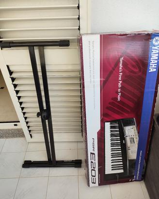 pianola Yamaha 