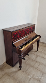 Pianoforte d'epoca intagliato