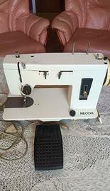 macchina da cucire  modello Necchi