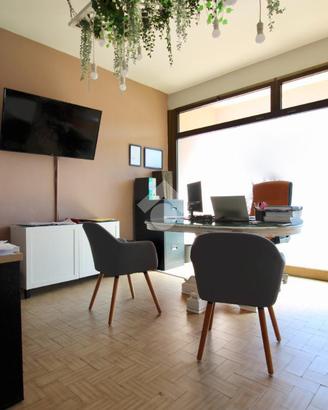 NEGOZIO A CASCINA