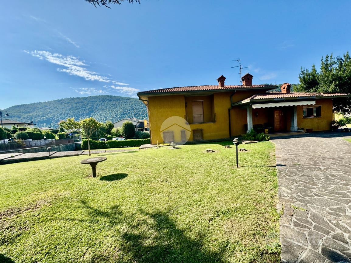 VILLA SINGOLA A PARATICO - Vista 3