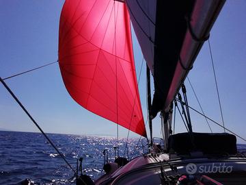 Cabinato a vela pronto a navigare anche in altura.