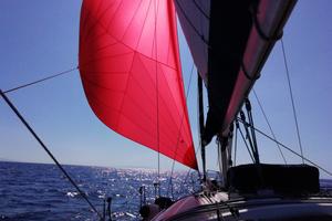 Cabinato a vela pronto a navigare anche in altura.
