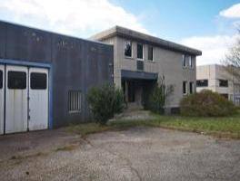 Immobile in asta di 401 m² con più di 5 locali a M