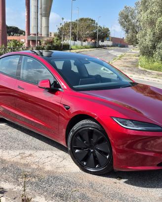 Tesla Model 3 LR RWD 702km Gancio + Invernali