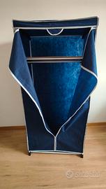 Armadio da campeggio o  da cabina armadio