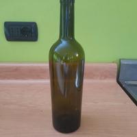 Bottiglie vuote tipo bordolese