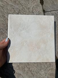 Piastrella Bianca con Venature