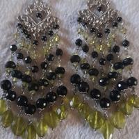 orecchini pendenti con gocce di peridoto 