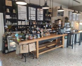 Bar caffetteria, attività commerciale + immobile