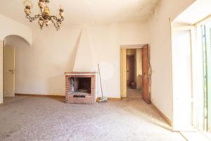 2 LOCALI A MORICONE