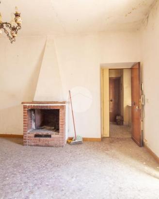 2 LOCALI A MORICONE