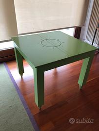 Tavolo  con vano contenitore 90x90 cm