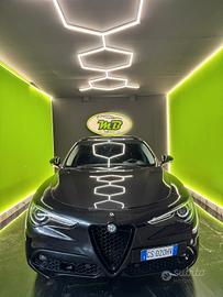 Alfa Romeo Stelvio 2.2 Turbodiesel 180 CV AT8 RWD 