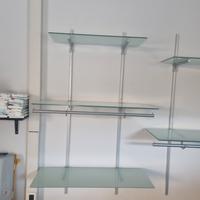 Arredamento per esposine negozio