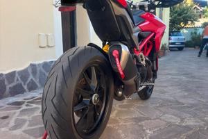Hypermotard 821 RED
