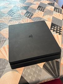 PS4 Slim 500GB completa di scatola