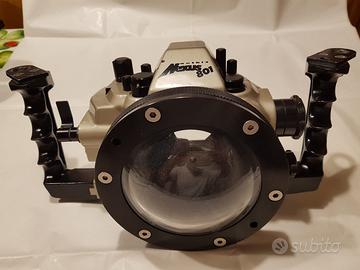 Fotocamera Nikon F801 + custodia subacquea Nexus