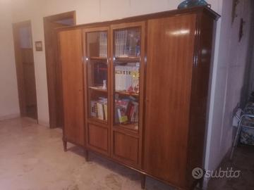 Libreria con  vetrina