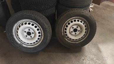 Gomme termiche con cerchi in ferro