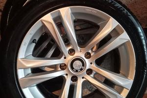 n.4 gomme e cerchi in lega BMW 520