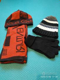 ART. 44 -  2 CUFFIE + SCIARPA + GUANTI