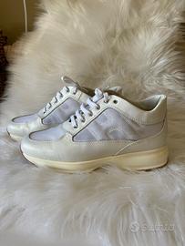 Hogan Modello Interactive effetto perlescente