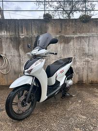 Honda SH 300 Sport