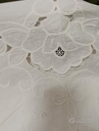 lenzuolo più federe tutto ad intaglio antico 