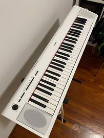 Tastiera Yamaha Piaggero NP12 più supporto