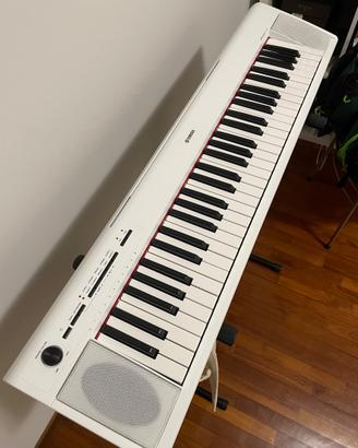 Tastiera Yamaha Piaggero NP12 più supporto